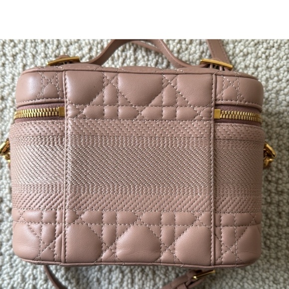 Dior authentic bag in excellent condition - Picture 4 of 16
